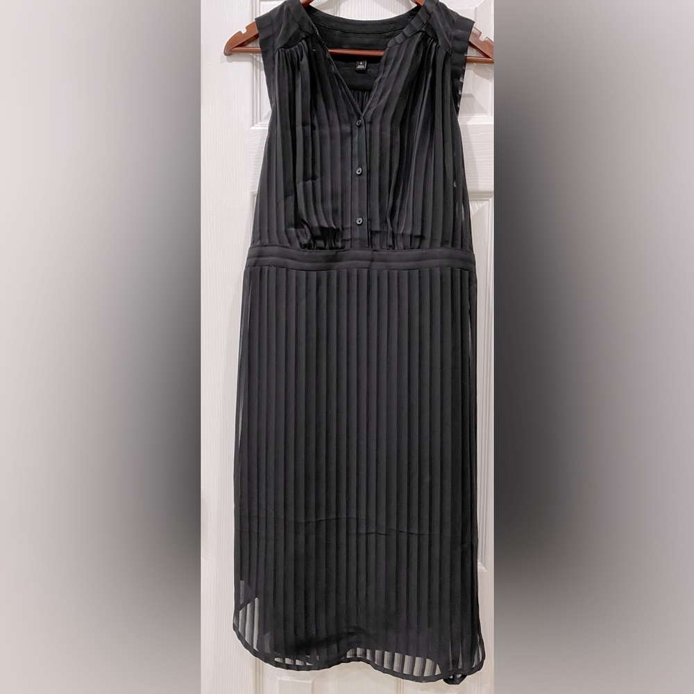 Banana Republic Sleeveless Midi Dress